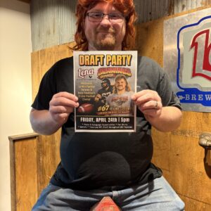 Gennings Fan Red Mullet Wig